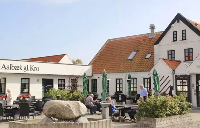 aalbaek-gl-kro.jpg