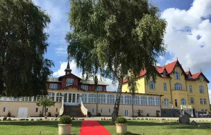 aaroesund-badehotel.jpg